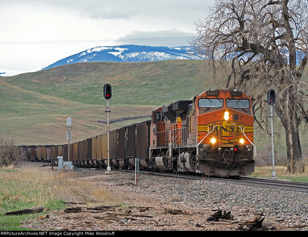 BNSF 5632